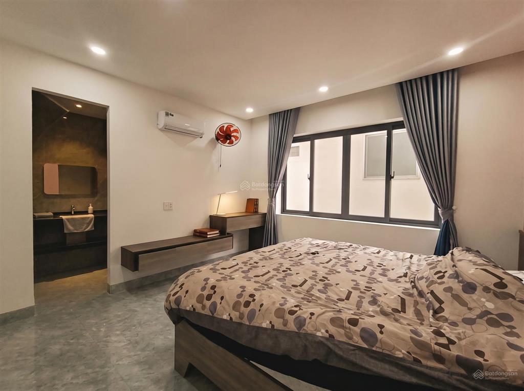 Cho thuê nhà nguyên căn có thang máy  hầm + 5 tầng  phù hợp văn phòng công ty kết hợp ở