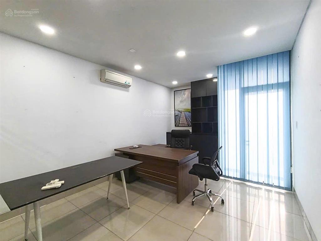 Còn hiếm có 1 căn có hầm để xe + 4 tầng  giá thuê 35 triệu  phù hợp làm văn phòng cty kết hợp ở