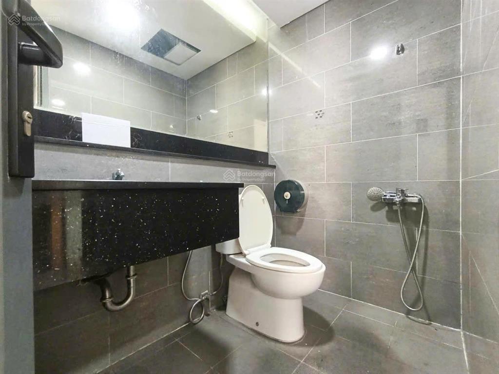 Còn hiếm có 1 căn có hầm để xe + 4 tầng  giá thuê 35 triệu  phù hợp làm văn phòng cty kết hợp ở