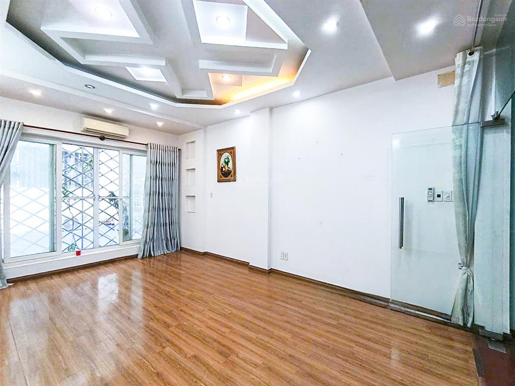 Nhà nguyên căn giá thuê 30tr/th có nội thất  sẵn 4 máy lạnh  làm văn phòng kết hợp ở