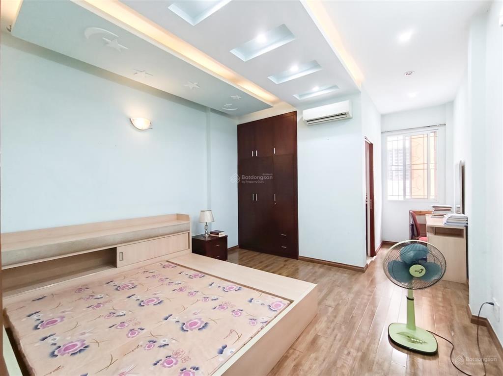 Nhà nguyên căn giá thuê 30tr/th có nội thất  sẵn 4 máy lạnh  làm văn phòng kết hợp ở