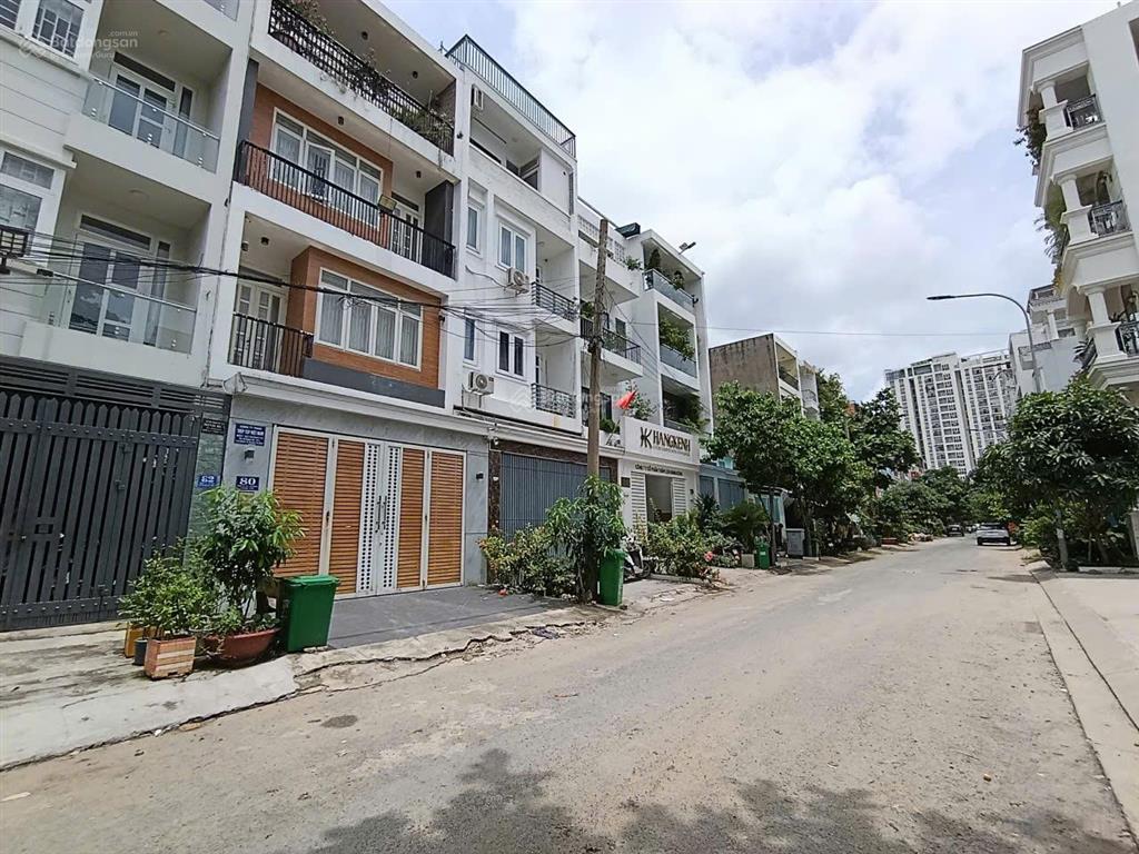 Nhà nguyên căn giá thuê 30tr/th có nội thất  sẵn 4 máy lạnh  làm văn phòng kết hợp ở