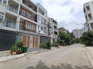 Nhà nguyên căn giá thuê 30tr/th có nội thất  sẵn 4 máy lạnh  làm văn phòng kết hợp ở
