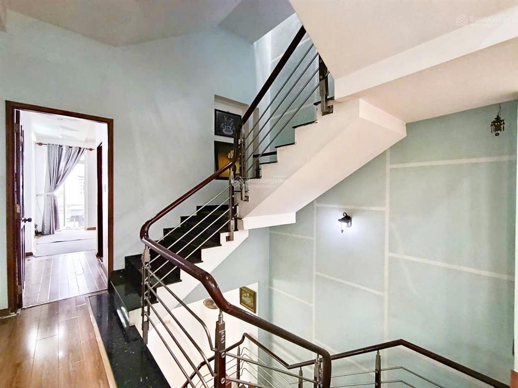 Nhà nguyên căn giá thuê 30tr/th có nội thất  sẵn 4 máy lạnh  làm văn phòng kết hợp ở