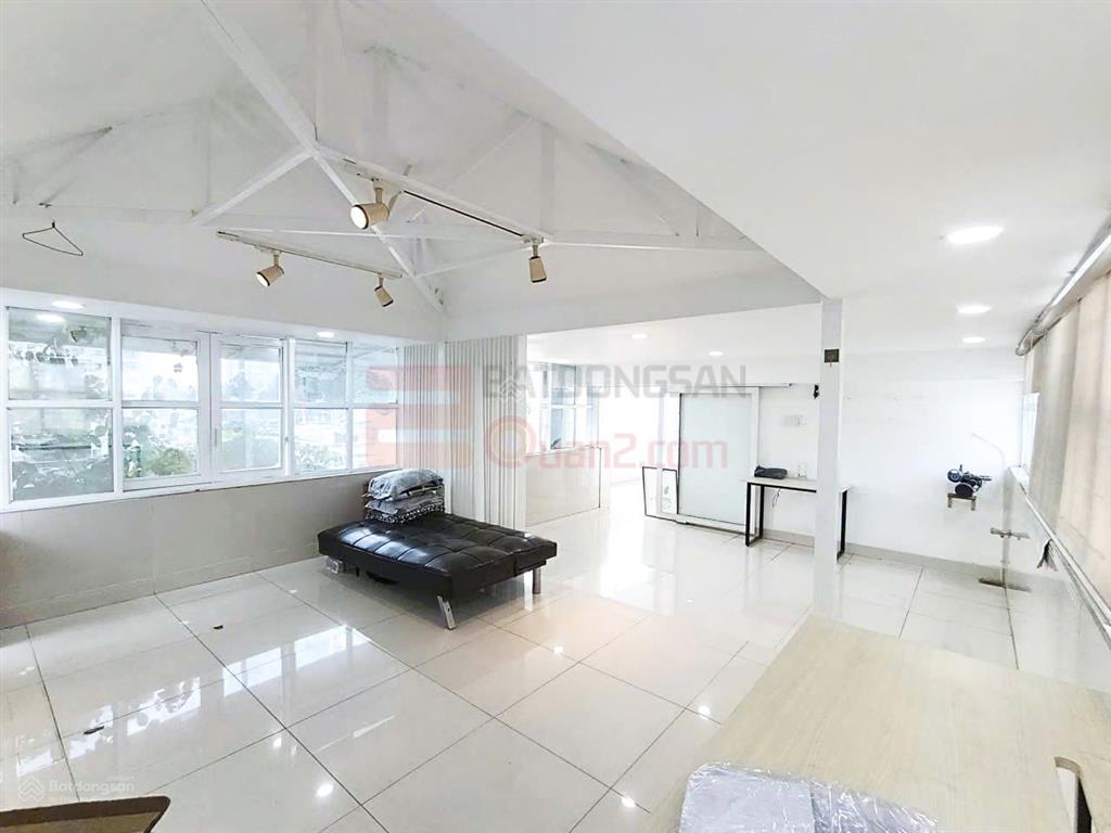 Cho thuê mặt bằng vị trí đẹp, có hầm xe + 5 tầng  làm văn phòng, spa, showroom, kinh doanh & ở