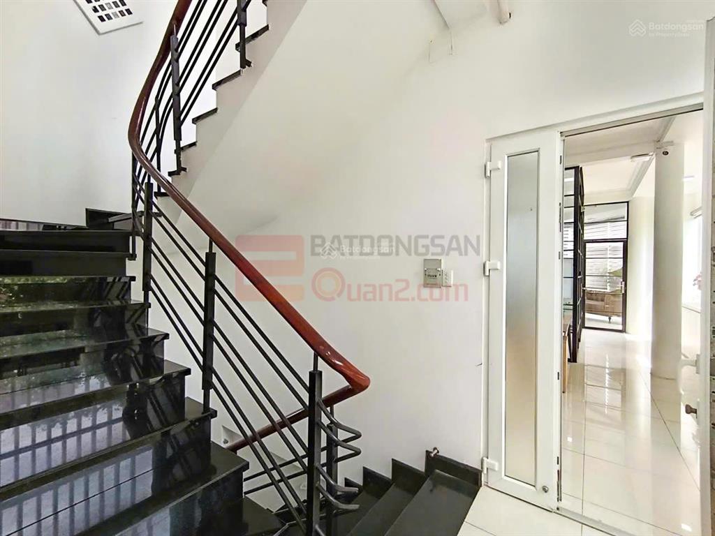 Cho thuê nhà vị trí đẹp, có hầm xe + 5 tầng  làm văn phòng, spa, kinh doanh & kết hợp ở