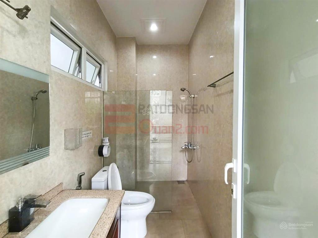 Cho thuê nhà vị trí đẹp, có hầm xe + 5 tầng  làm văn phòng, spa, kinh doanh & kết hợp ở