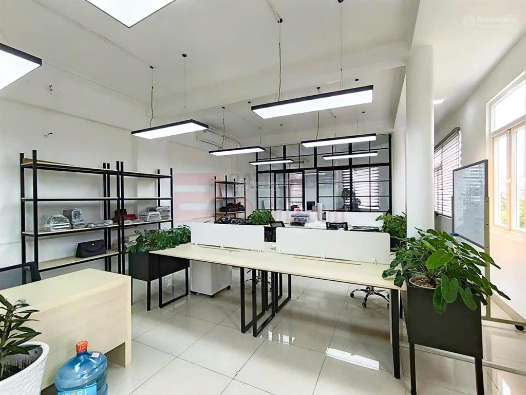 Cho thuê nhà vị trí đẹp, có hầm xe + 5 tầng  làm văn phòng, spa, kinh doanh & kết hợp ở