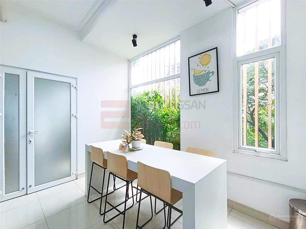 Cho thuê nhà vị trí đẹp, có hầm xe + 5 tầng  làm văn phòng, spa, kinh doanh & kết hợp ở
