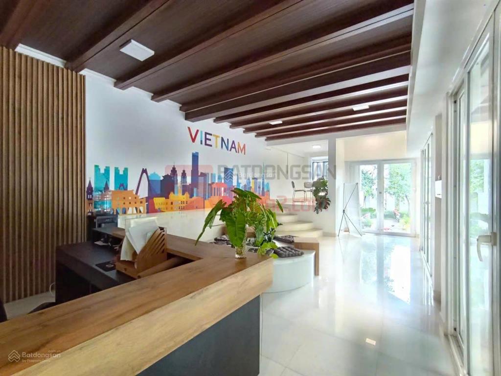 Cho thuê nhà vị trí đẹp, có hầm xe + 5 tầng  làm văn phòng, spa, kinh doanh & kết hợp ở