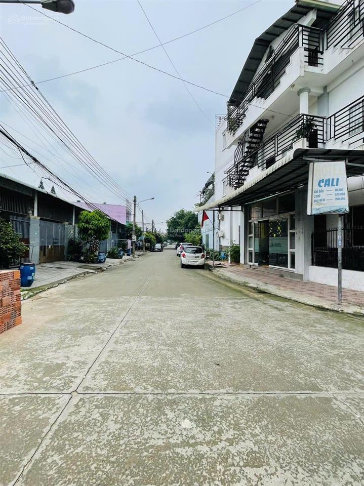 Đất đẹp ngang 8,2m hiếm có ,đường 12m sát làng đại học quốc gia tphcm