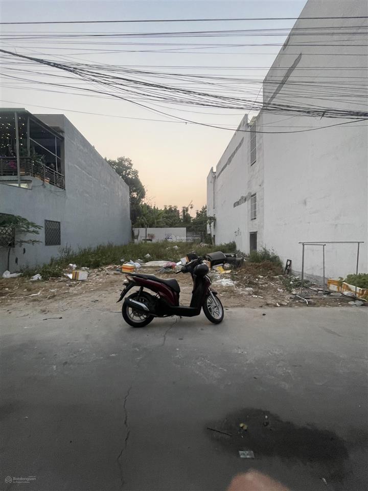 Bán đất rẻ xây căn hộ dịch vụ ngang 12m hiếm có sát làng đại học tp.hcm