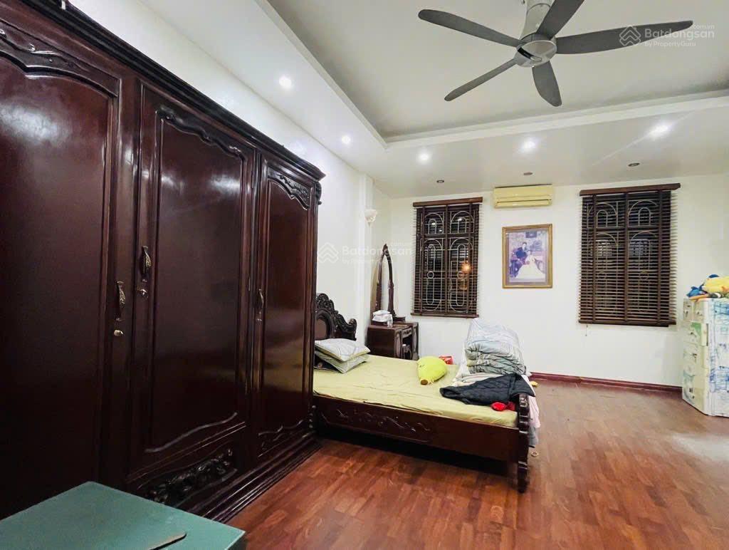 Bán nhà thụy khuê 40m2 x 6 tầng ngõ thông , trước nhà 4m , dân xây giá 9 tỷ x