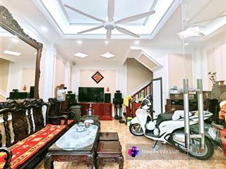 Bán nhà đội cấn 40m2 x 5 tầng , lô góc cách 20m ra phố trước nhà thoáng 3m5 ngõ thông