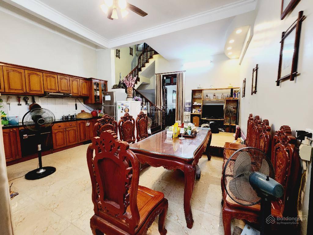 Bán nhà xuân đỉnh 40m2 x 5 tầng, ngõ thông trước nhà 3m5, cách 10m ra nhà văn hóa , chỉ 8 tỷ