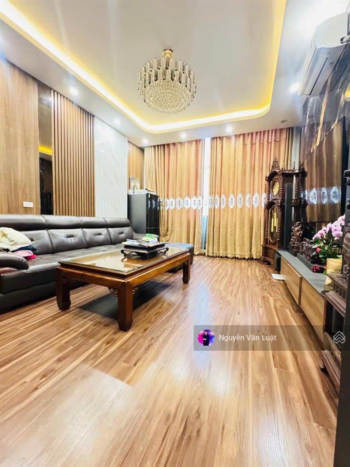 Chủ bán gấp nhà xuân đỉnh 42m2 x 5 tầng ,lô góc trước nhà 3m2, gần công viên chỉ 8 tỷ 5