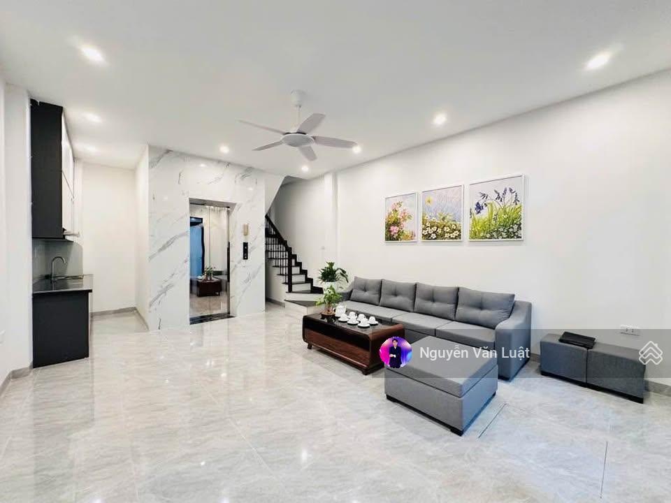 Cực hiếm đội cấn 40m2 x 6 tầng thang máy, cách 30m ra phố, trước nhà 3m4, ngõ thông chỉ 9 tỷ