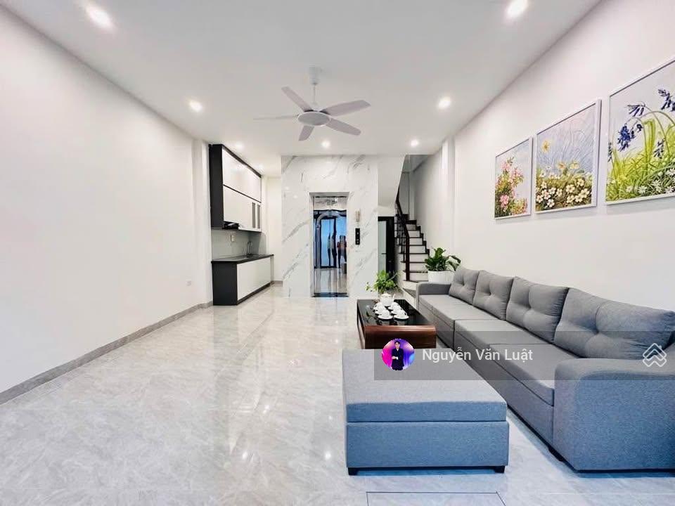 Cực hiếm đội cấn 40m2 x 6 tầng thang máy, cách 30m ra phố, trước nhà 3m4, ngõ thông chỉ 9 tỷ