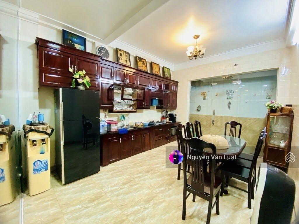 Bán nhà ngõ 297 đội cấn 39m2 x 5 tầng, ngõ rộng cách 30m ra mặt phố, gần bãi đỗ xe ô tô