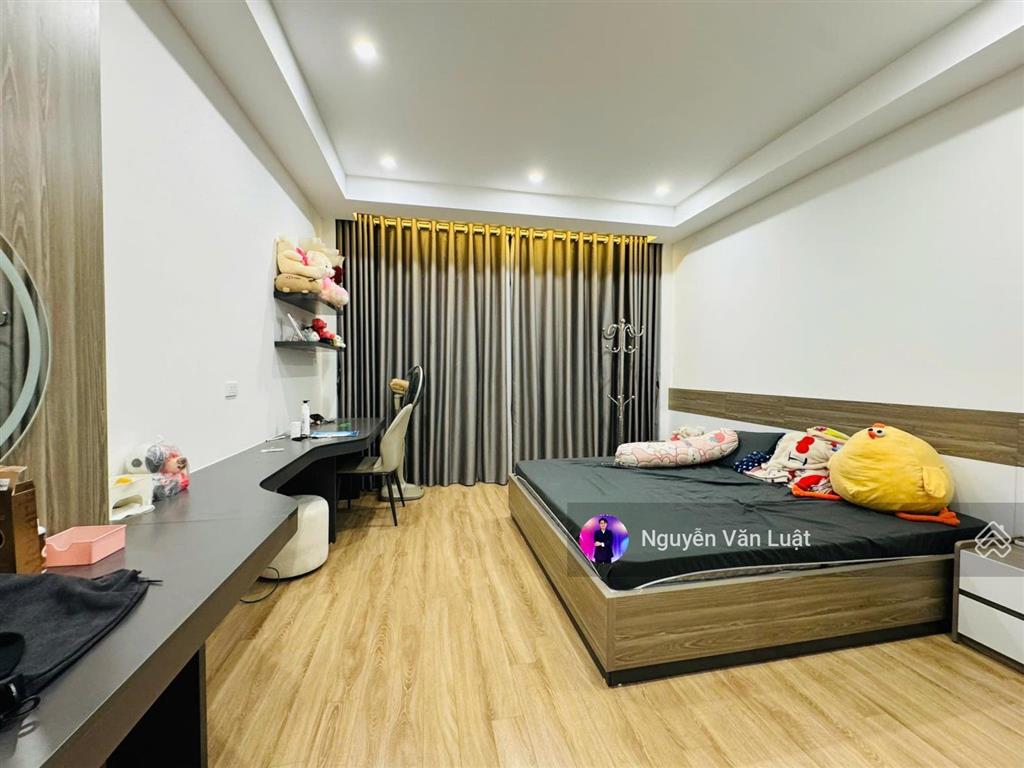 Hiếm hơn 7 tỷ hồ tùng mậu, 37m2 x 5 tầng, lô góc, trước nhà 4m, cách 40m ra phố và bãi đỗ xe ô tô