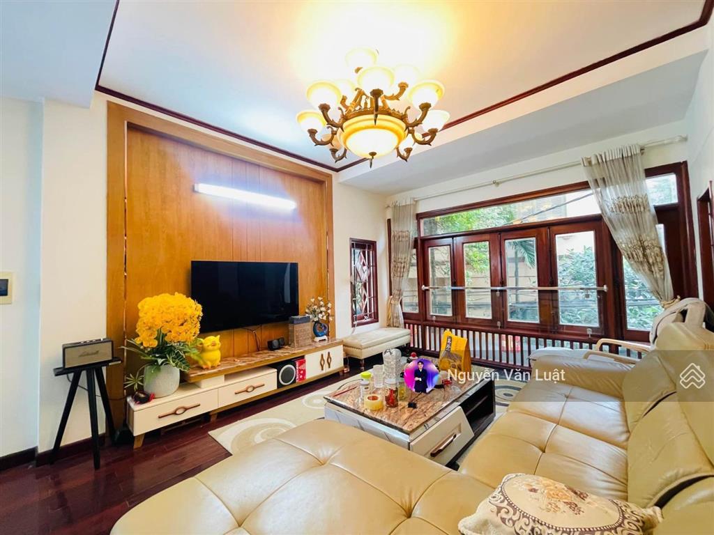 Hiếm hơn 7 tỷ hồ tùng mậu, 37m2 x 5 tầng, lô góc, trước nhà 4m, cách 40m ra phố và bãi đỗ xe ô tô