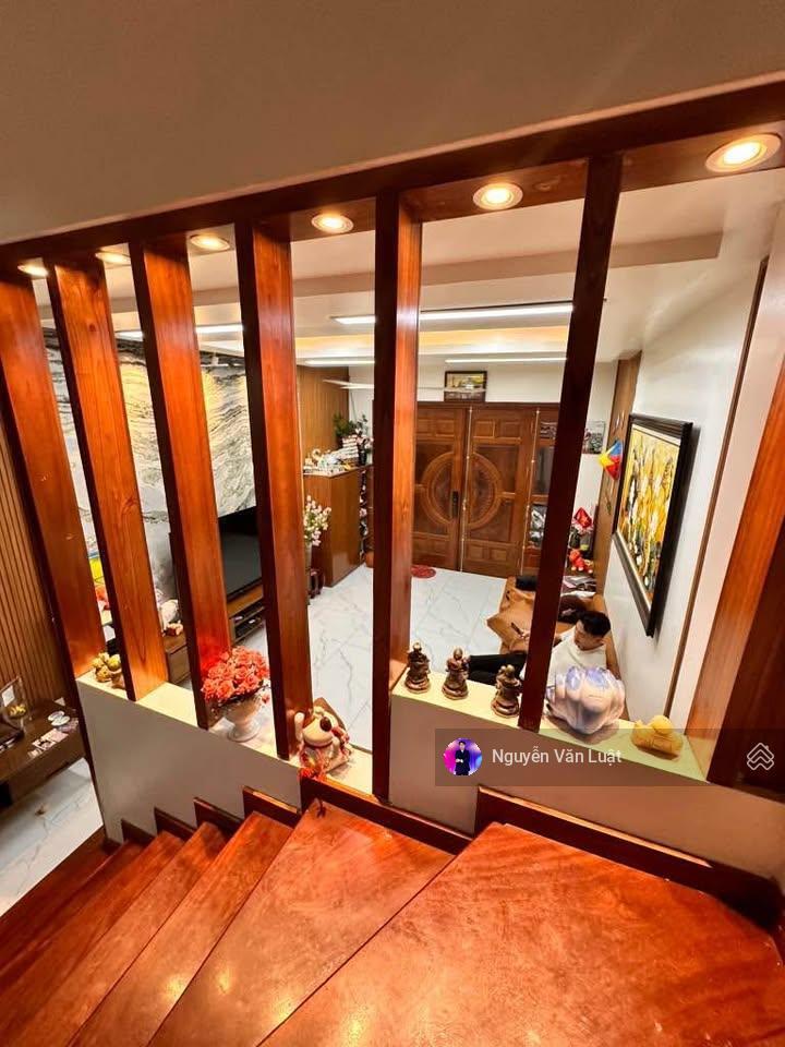 Nhà phố xuân đỉnh 39m2 x 5 tầng, ngõ thông lô góc, trước nhà 3m5 gần sát mặt phố, 50m ra bãi xe
