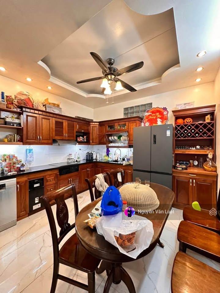 Nhà phố xuân đỉnh 39m2 x 5 tầng, ngõ thông lô góc, trước nhà 3m5 gần sát mặt phố, 50m ra bãi xe