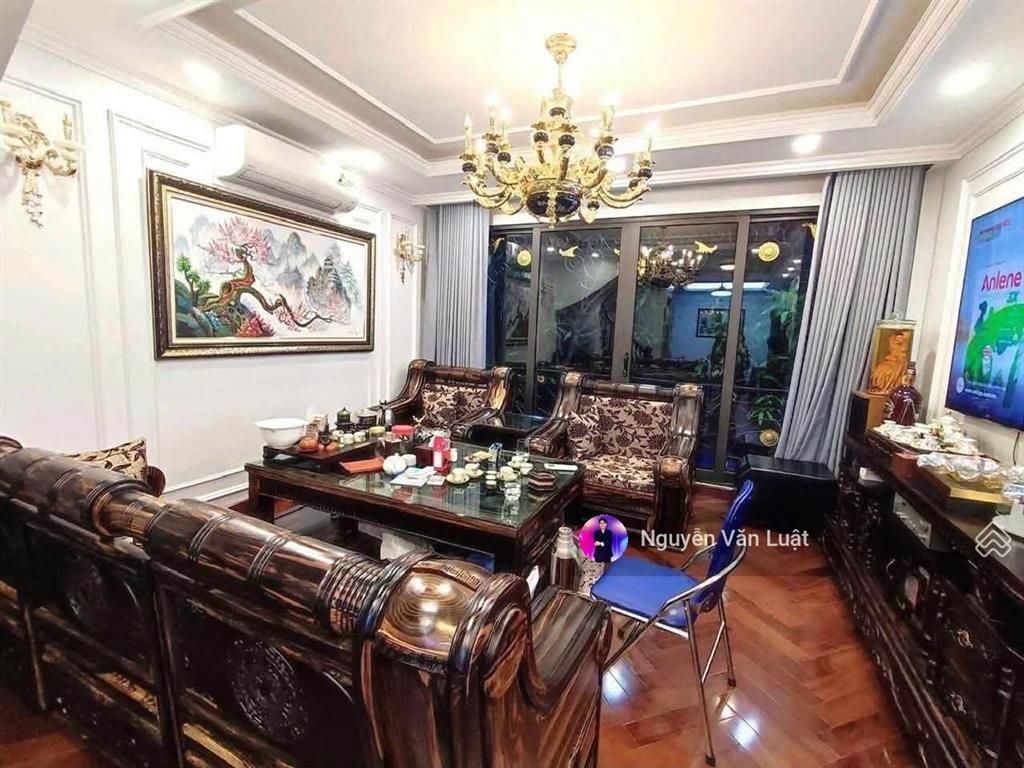 Bán nhà trần thái tông 50m2 x 5 tầng, trước nhà 3m5, ngõ vào cực thoáng, cách 30m ra phố, ô tô đỗ