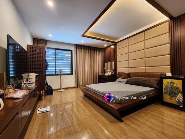 Bán nhà ngọc hà 40m2 x 5 tầng, sát lăng bác ngõ thông lô góc 2 thoáng, trước nhà 3m giá tốt
