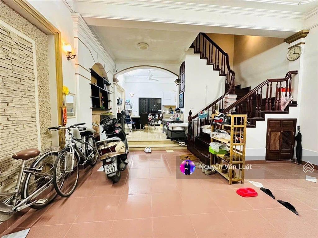 Nhà phố đi bộ trịnh công sơn 76m2 x 6 tầng, ngõ thông cách 10m ra phố, ô tô đỗ cửa, sát mặt hồ tây