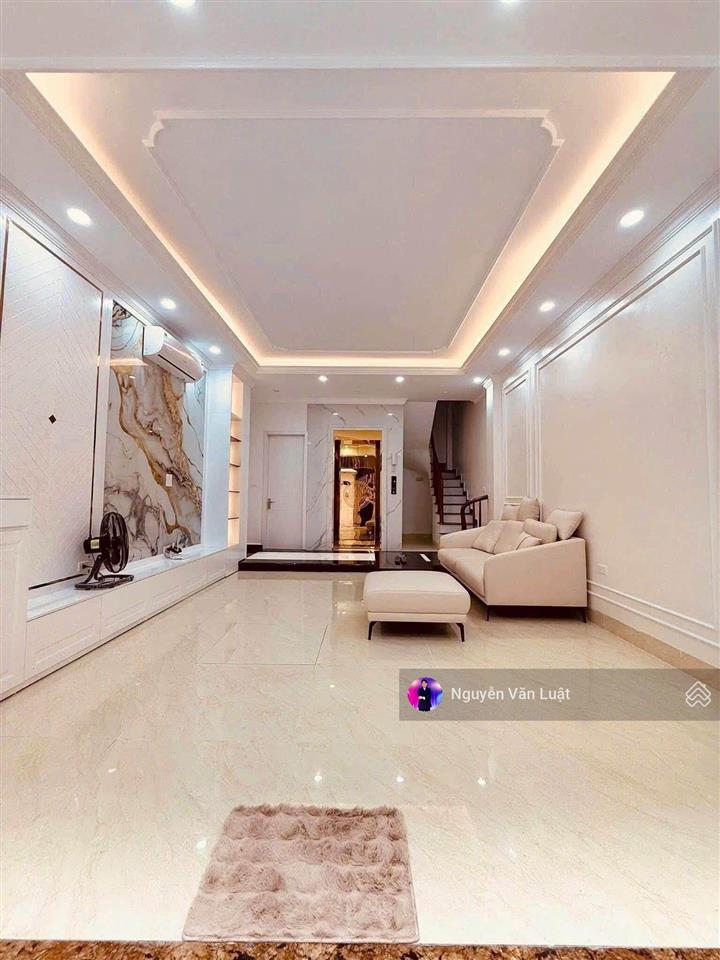 Bán nhà lạc long quân 42m2 x 6 tầng thang máy, trước nhà 3m5, lô góc, cách 40m ra phố, gần hồ tây