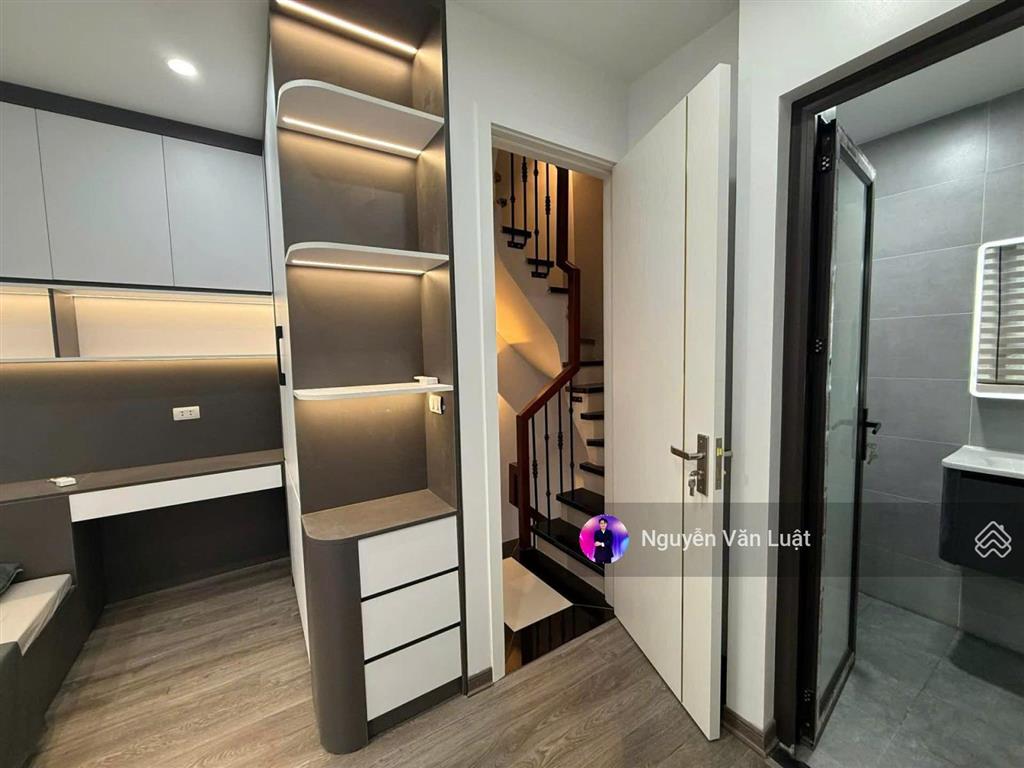 Chỉ 5 tỷ nhà kim mã 23m2 x 5 tầng, lô góc 2 mặt ngõ, ngõ thông, cách 10m ra phố, sát lăng bác hồ