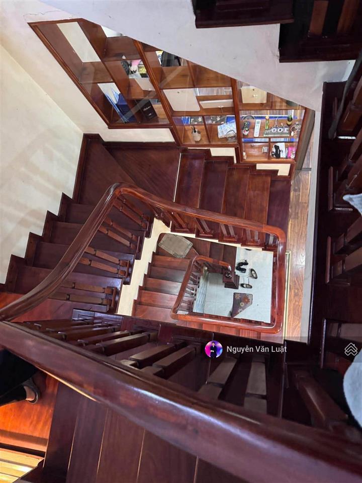 Nhà phố đi bộ trịnh công sơn 76m2 x 6 tầng, ngõ thông cách 10m ra phố, ô tô đỗ cửa, sát mặt hồ tây