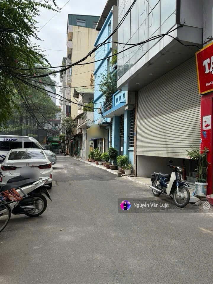 Giảm 300tr nhà trần duy hưng 50m2 x 5 tầng, ngõ thông trước nhà rộng, cách 10m ra ô tô tránh