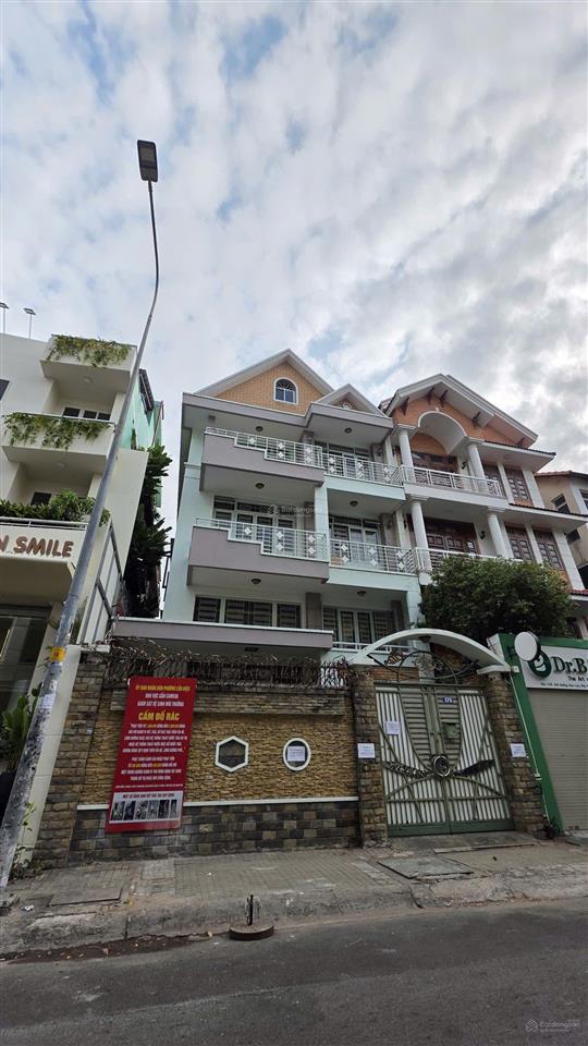 Bán nhà mt hoa lan.phú nhuận. 8x18m.kc 4 tầng.vị trí đẹp nhà mới. giá hơn 50 tỷ