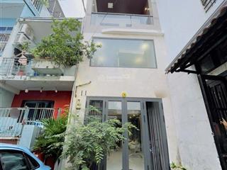 Bán nhà 5 tấm đúc dtsd 180m2  tặng full nội thất q.4