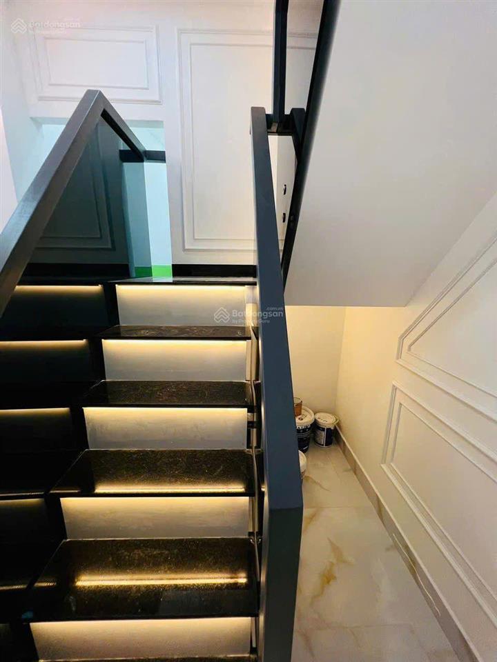 Chủ ngộp cần bán nhà đẹp 2 tấm dts 39m2 hiện hữu chỉ 4ty150 còn tl