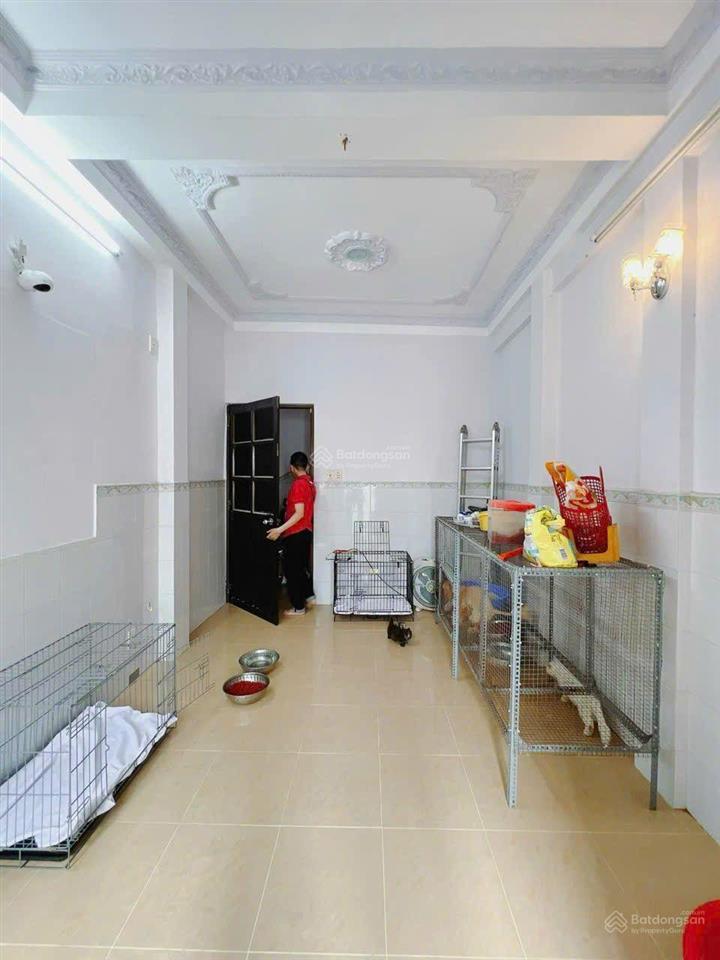 Hoàng diệu  5 tầng 3pn  đường nhựa 10m 2 xe tải tránh  kinh doanh buôn bán được