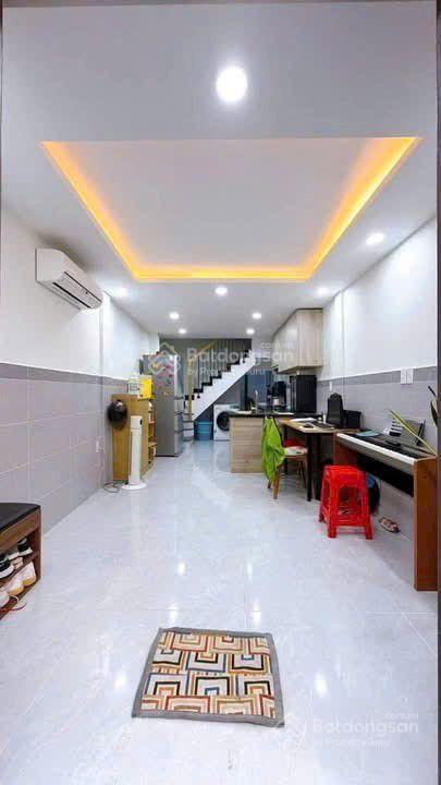 Chủ gấp bán nhà mới 4 tầng đúc khu 20 thước hoàng diệu 3pn , 3wc , hẻm 4m chỉ 4ty9999