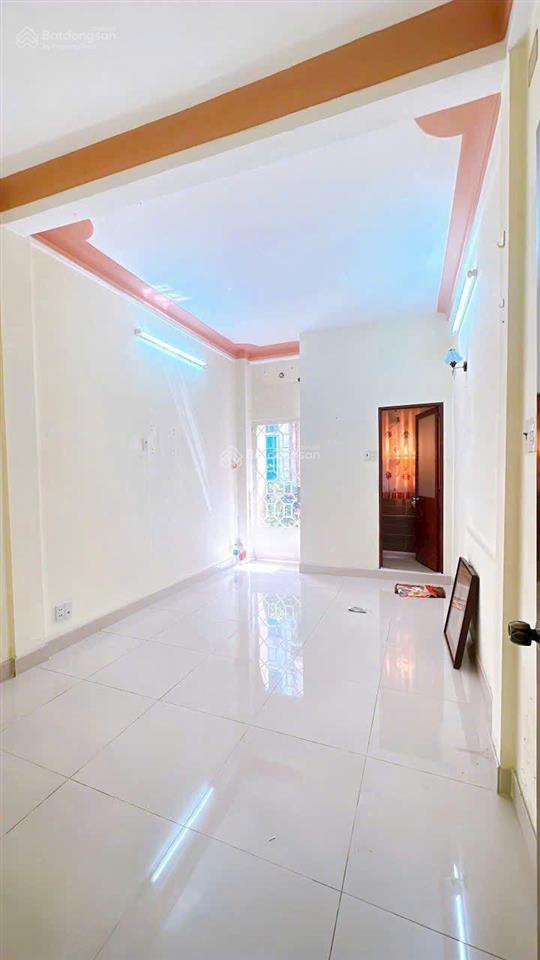 Nhà 5 tấm hoàng diệu  3pn  hẻm 4m xe hơi  mới tinh đúc bê tông