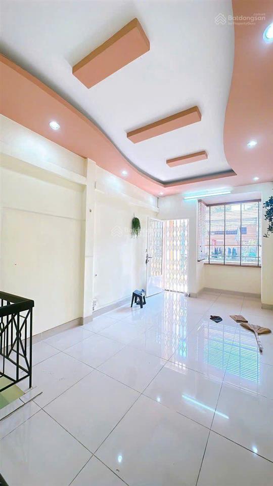 Nhà 5 tấm hoàng diệu  3pn  hẻm 4m xe hơi  mới tinh đúc bê tông