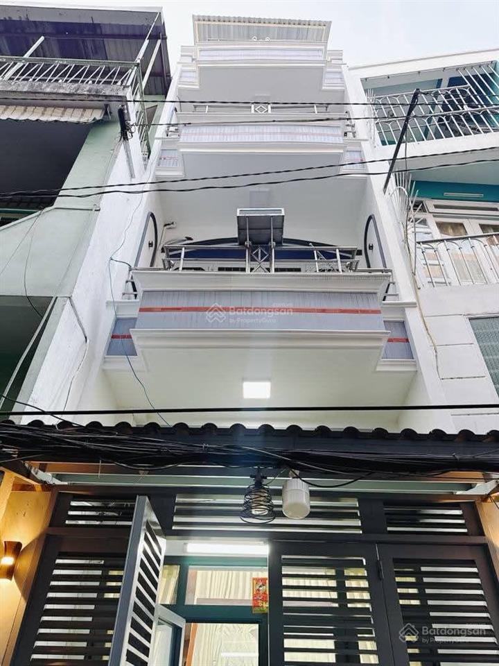 Nhà 5 tấm hoàng diệu  3pn  hẻm 4m xe hơi  mới tinh đúc bê tông