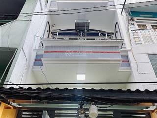 Nhà 5tấm hoàng diệu  3pn  hẻm 4m xe hơi lt  mới tinh đúc bê tông