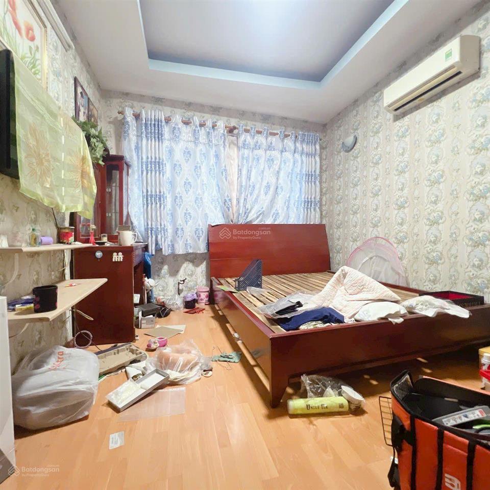 Bán nhà 5 tấm bến vân đồn q. 4  khu dân cư