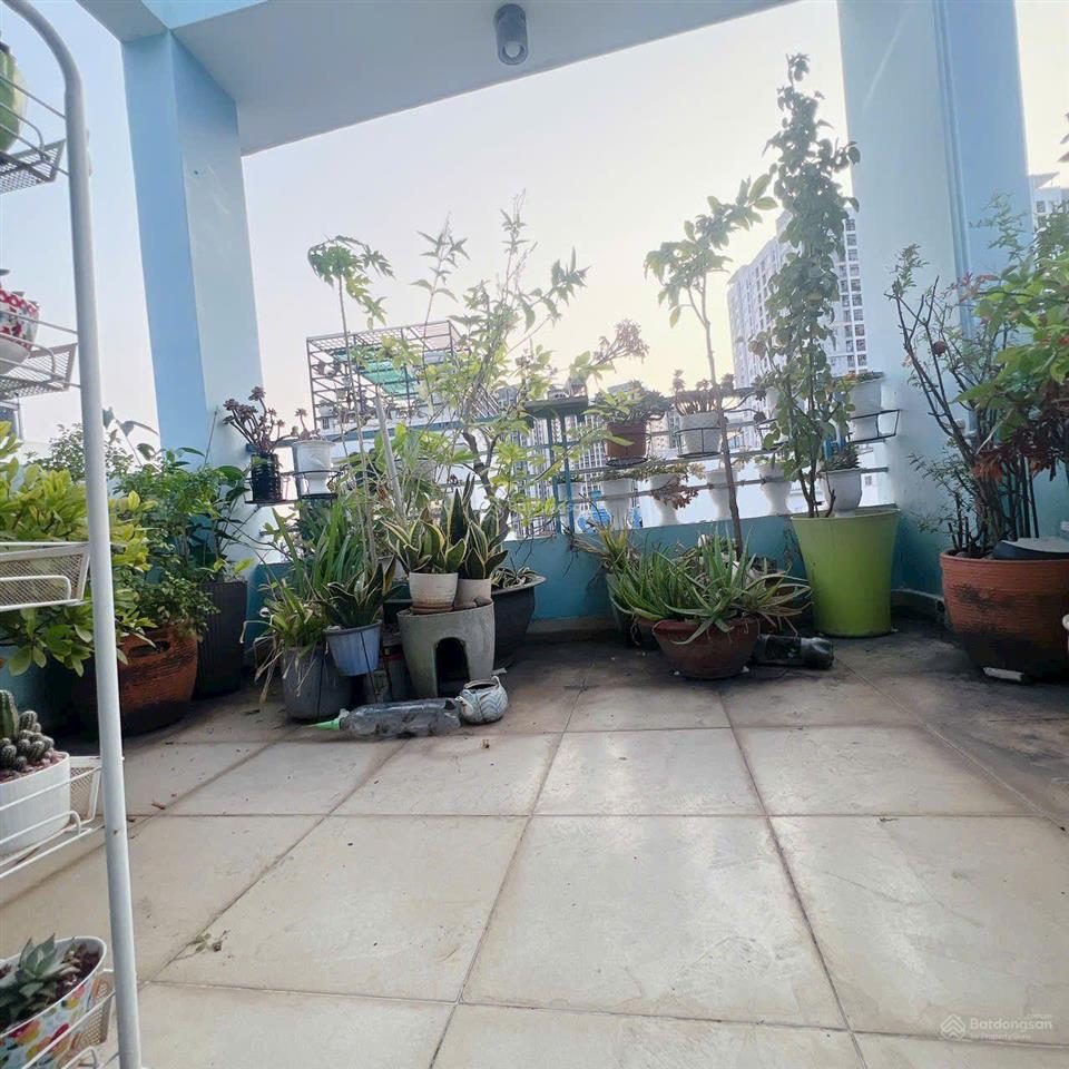 Bán nhà 5 tấm bến vân đồn q. 4  khu dân cư