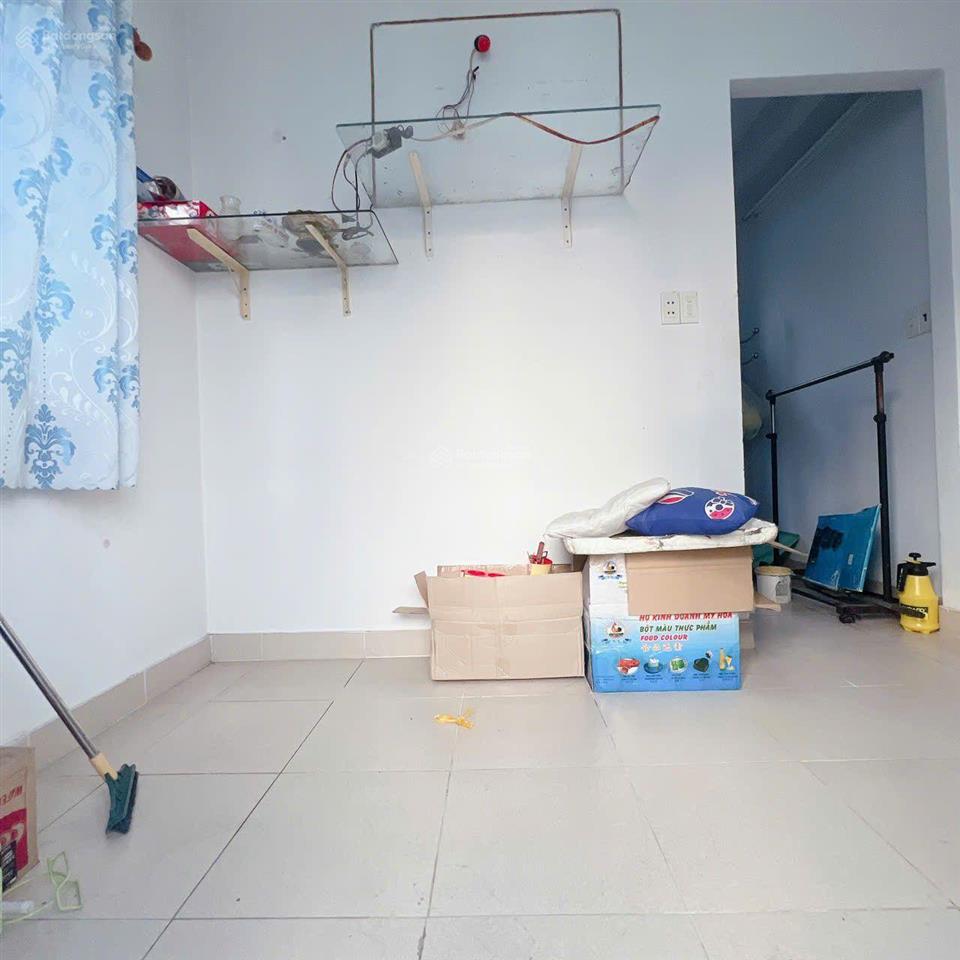 Bán nhà 5 tấm bến vân đồn q. 4  khu dân cư