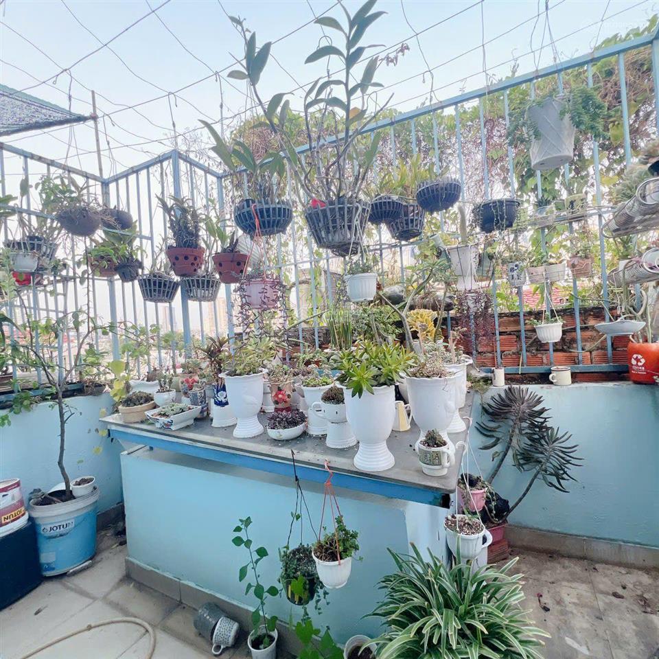 Bán nhà 5 tấm bến vân đồn q. 4  khu dân cư