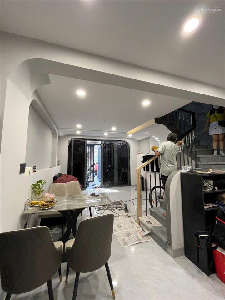 Bán nhà đẹp chủ tự thiết kế riêng  hẻm 4m5 dtsd 82m2