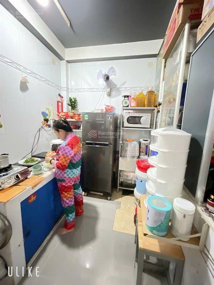 Bán nhà 5 lầu hoàng diệu đang cho thuê 24tr  vài bước chân ra mặt tiền