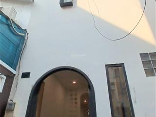 Bán nhà 3 tầng bến vân đồn q.4  hẻm 3m nhà mới 100% đúc